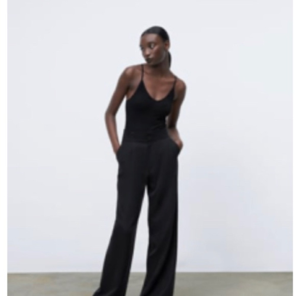 ZARA NWT Seamless Bodysuit. Sz M-L in Black